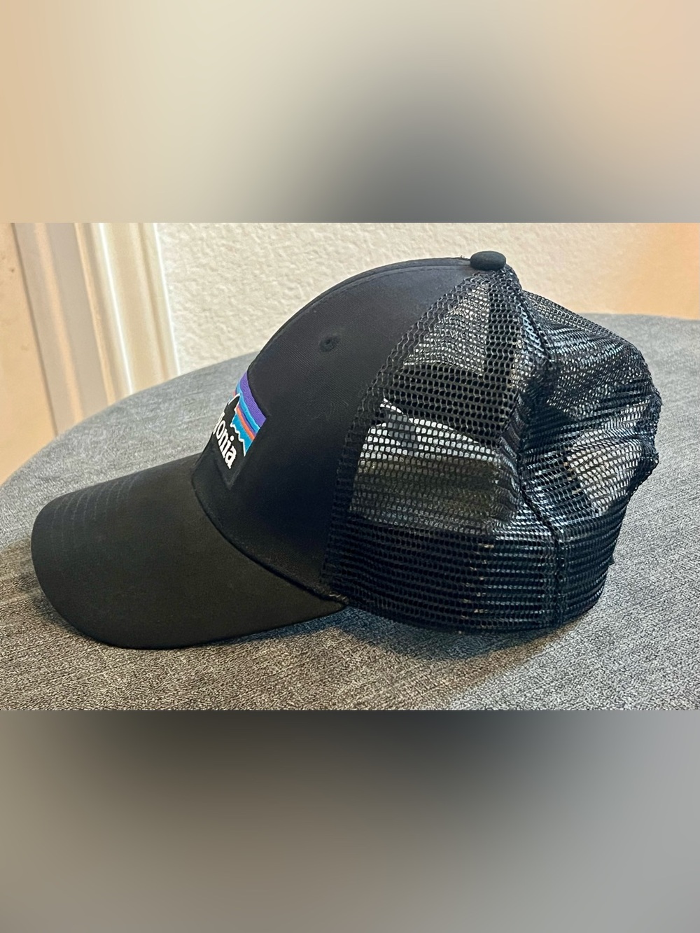 Patagonia Hat Black Baseball Cap Mesh Trucker Logo Patch NWOT Adjustable - Picture 3 of 6